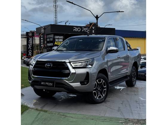 TOYOTA HILUX 2.8 D-4D TURBO DIESEL CD SRX 4X4 AUTOMÁTICO